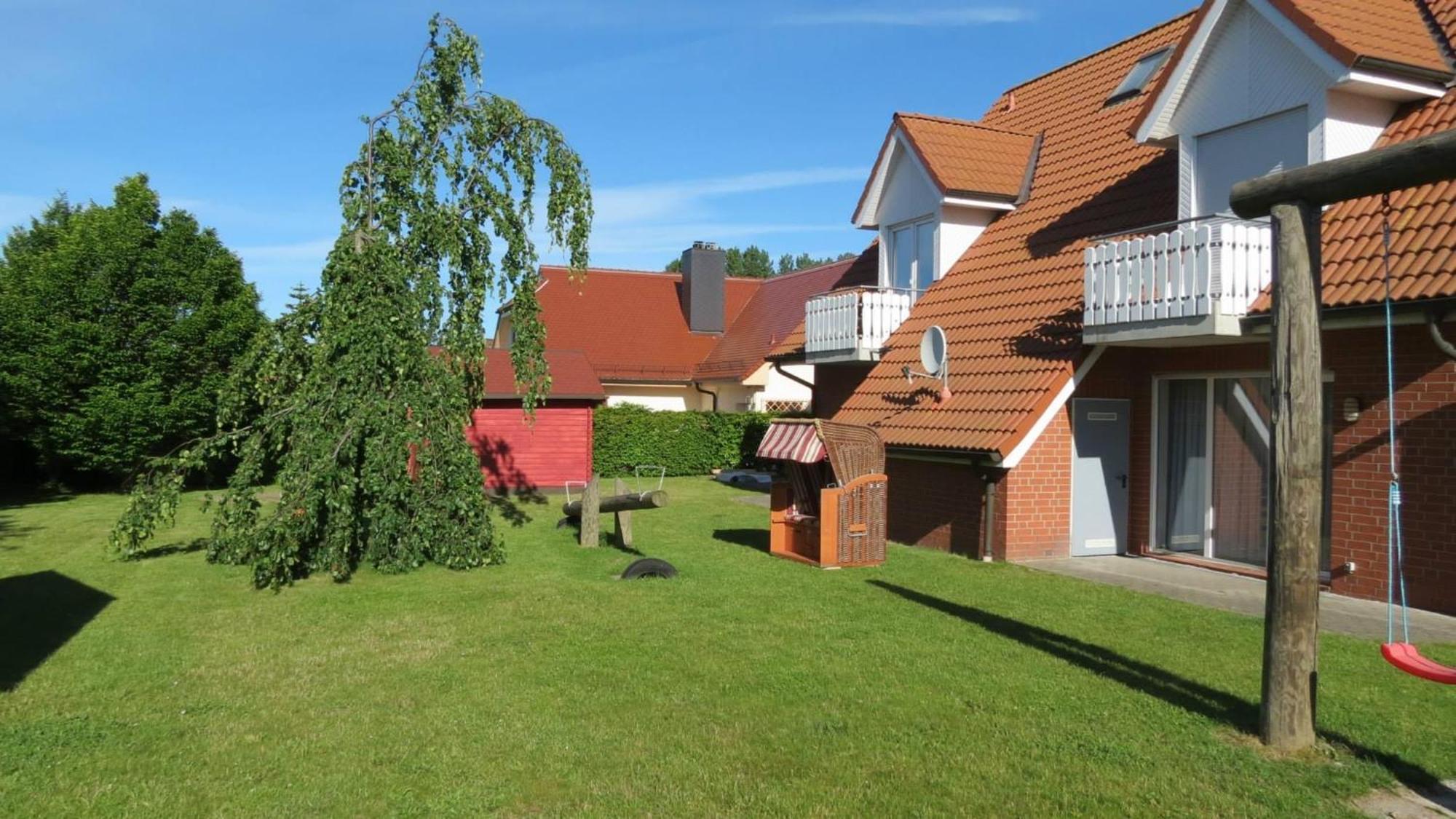 Ferienwohnungen Wiek, Haus Luv & Lee Wiek auf Ruegen Exterior photo